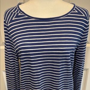 Vineyard Vines Blue and White Striped Women's Top Size M